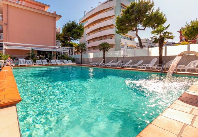 Hotel D'Annunzio Лидо-ди-Езоло Экстерьер фото