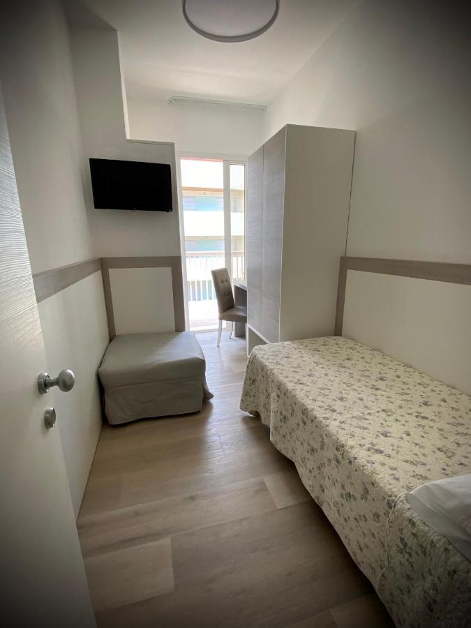 Hotel D'Annunzio Лидо-ди-Езоло Экстерьер фото
